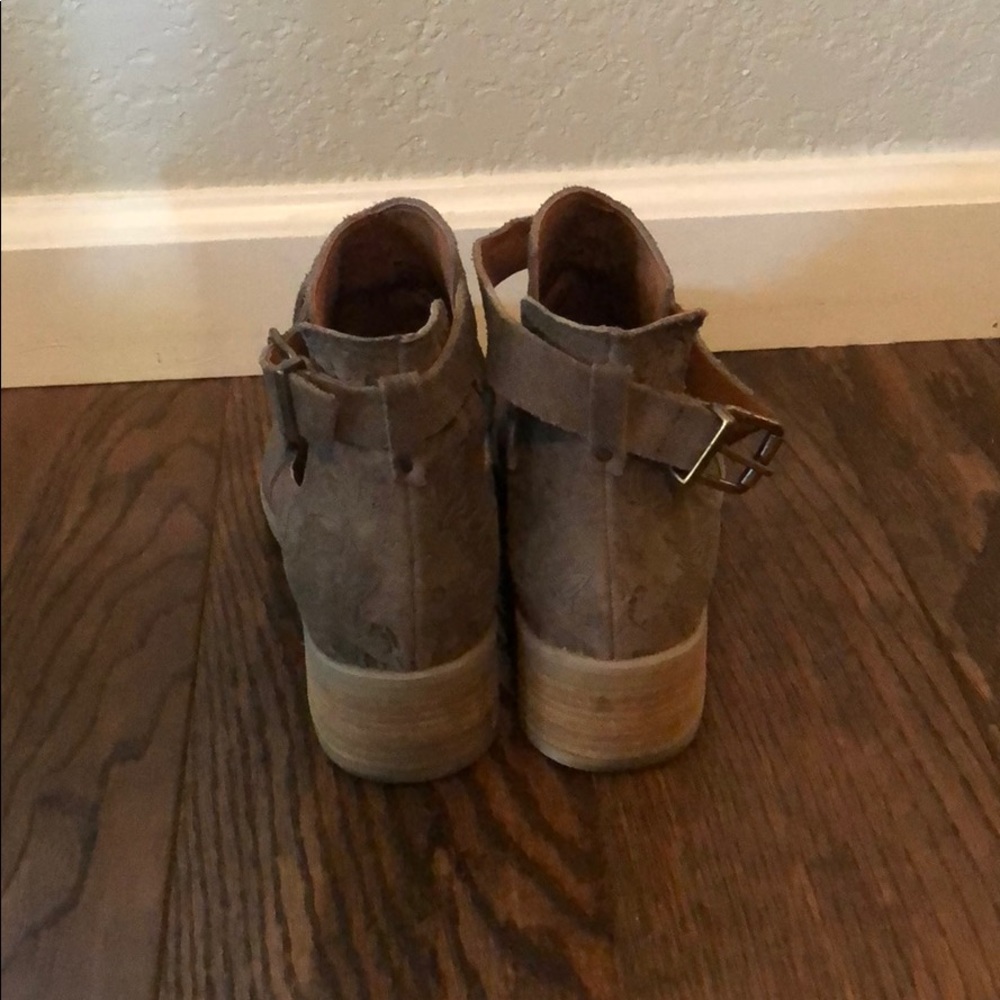 Perfect Fall Booties. - Picture 4 of 7